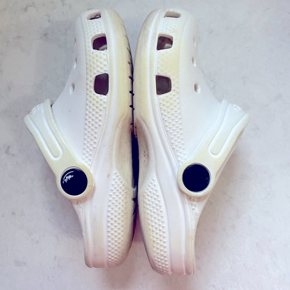 Youth Crocs size 10 - Picture 3 of 5